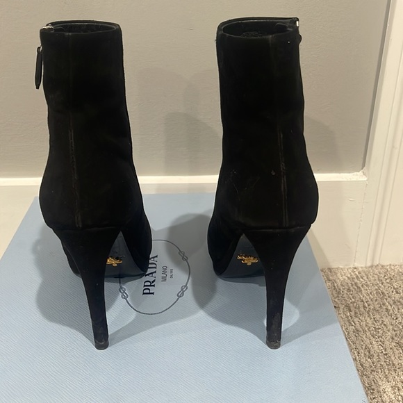 Suede platform boots. Size 7.5 - Picture 3 of 5